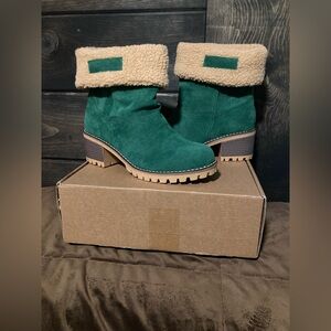 Green Suede Boots with Faux Fur Cuff, size eu 41 US 11, new in box, chunky heel